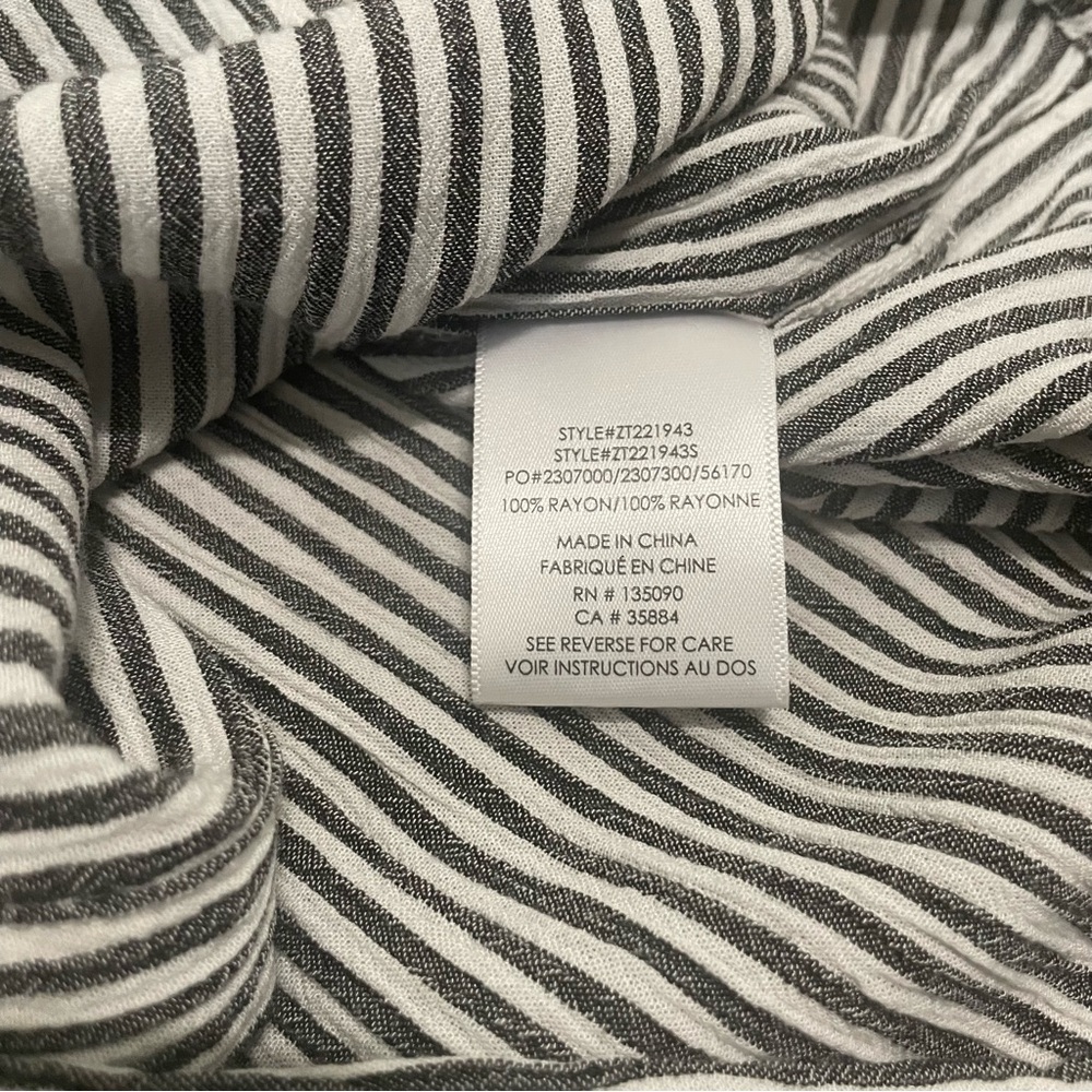 Z Supply Women's Black & White Striped Lalo Button-Up Long Sleeve Top Size XS/S - Picture 8 of 8